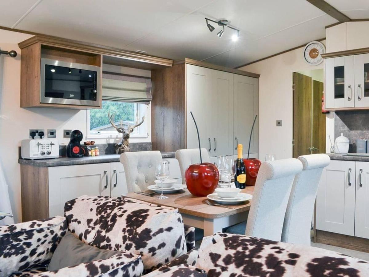 Luxury Boutique Style Lodge With Hot Tub Бринлингтон Экстерьер фото